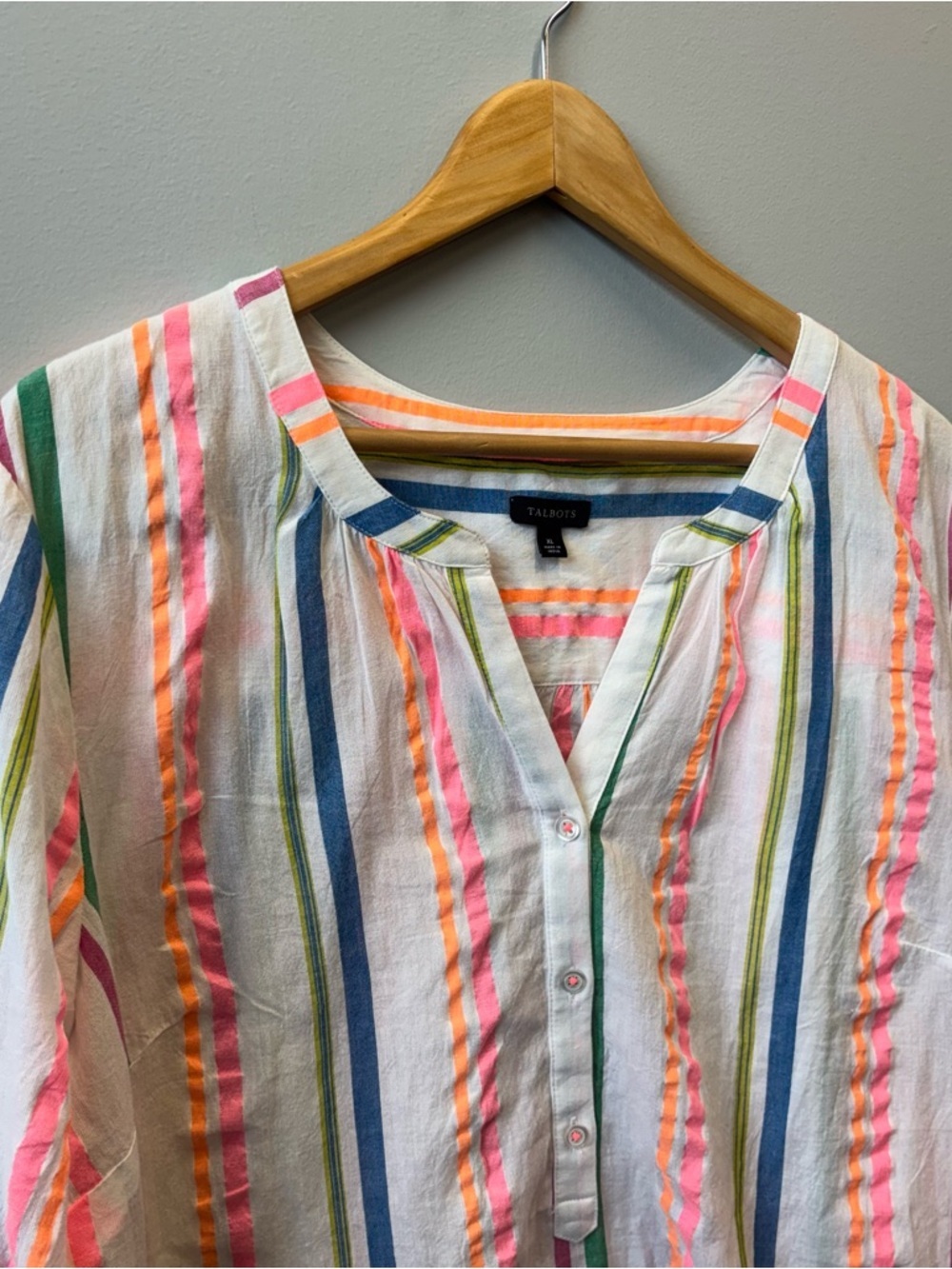 Talbots XL Top lightweight popover v-neck 3/4 sleeves - Picture 6 of 13